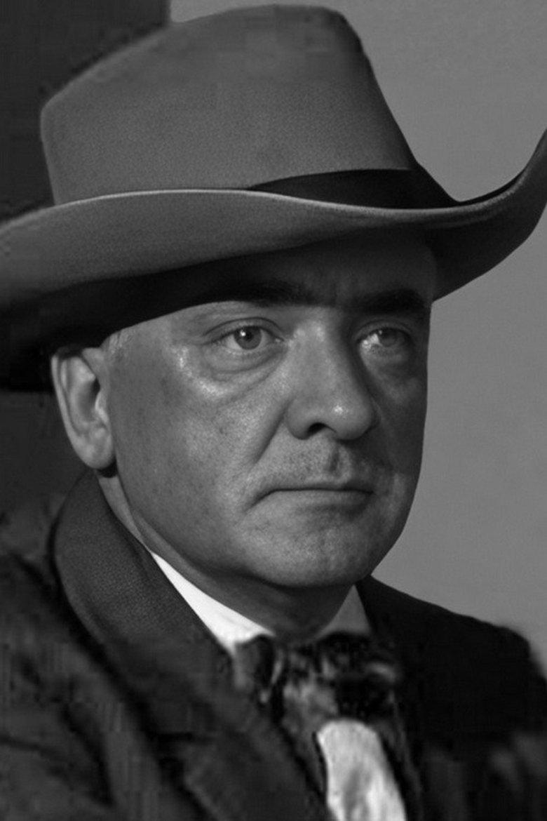 Newsreel Man (uncredited)