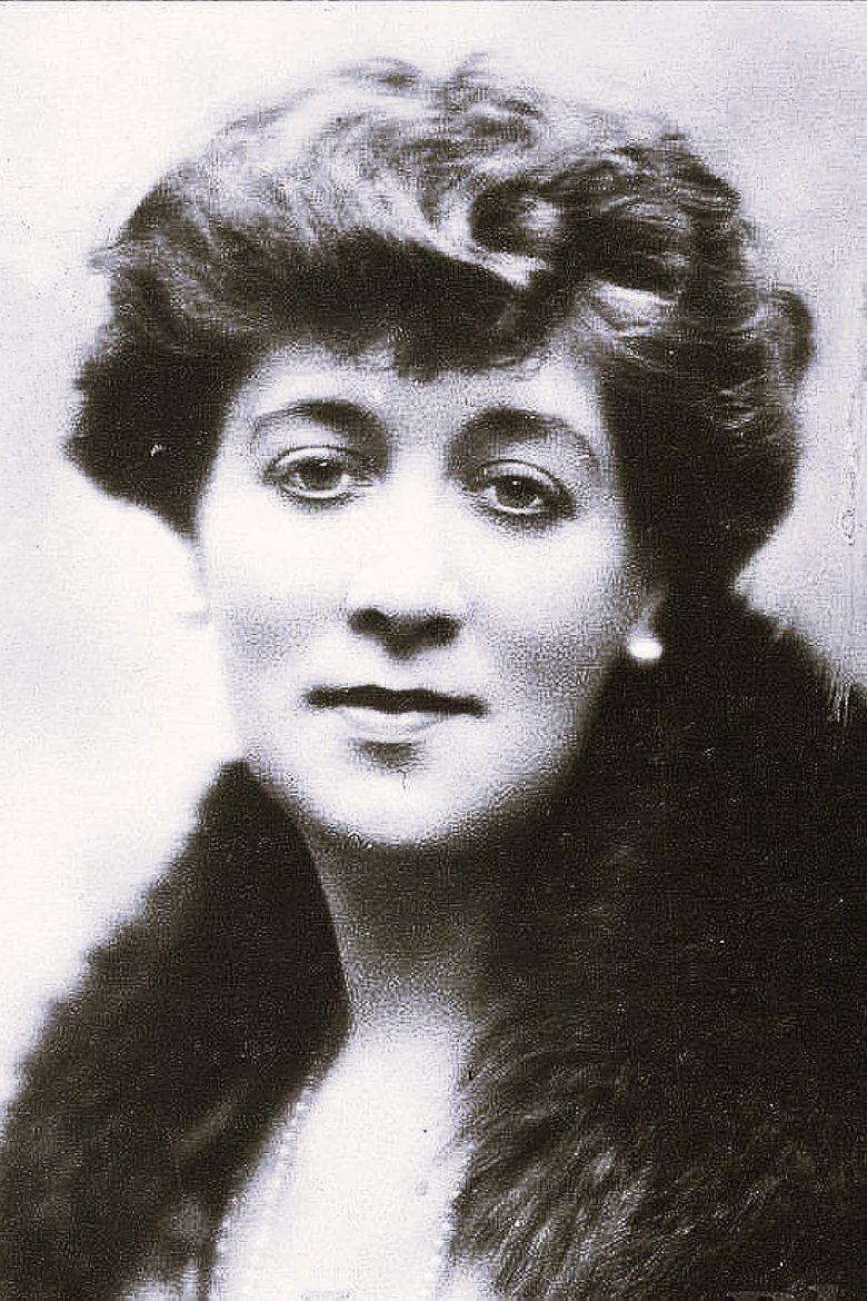 Englishwoman (uncredited)