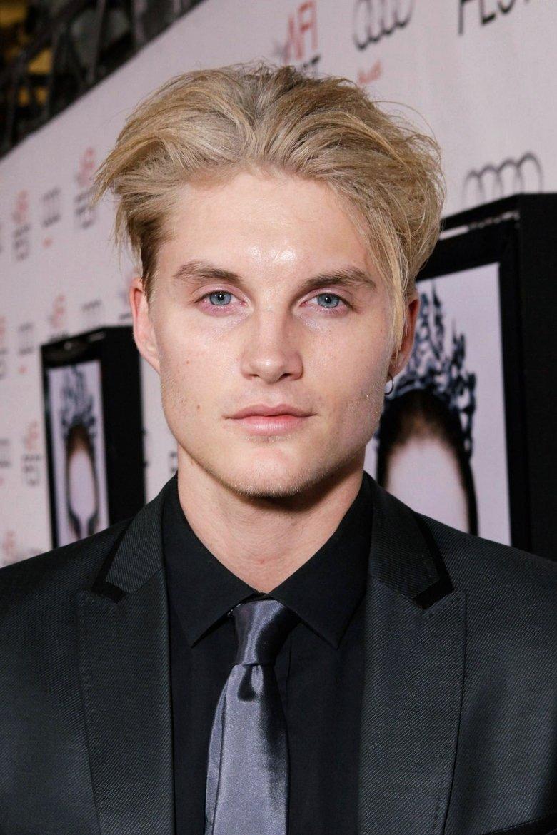 Tom / Suitor