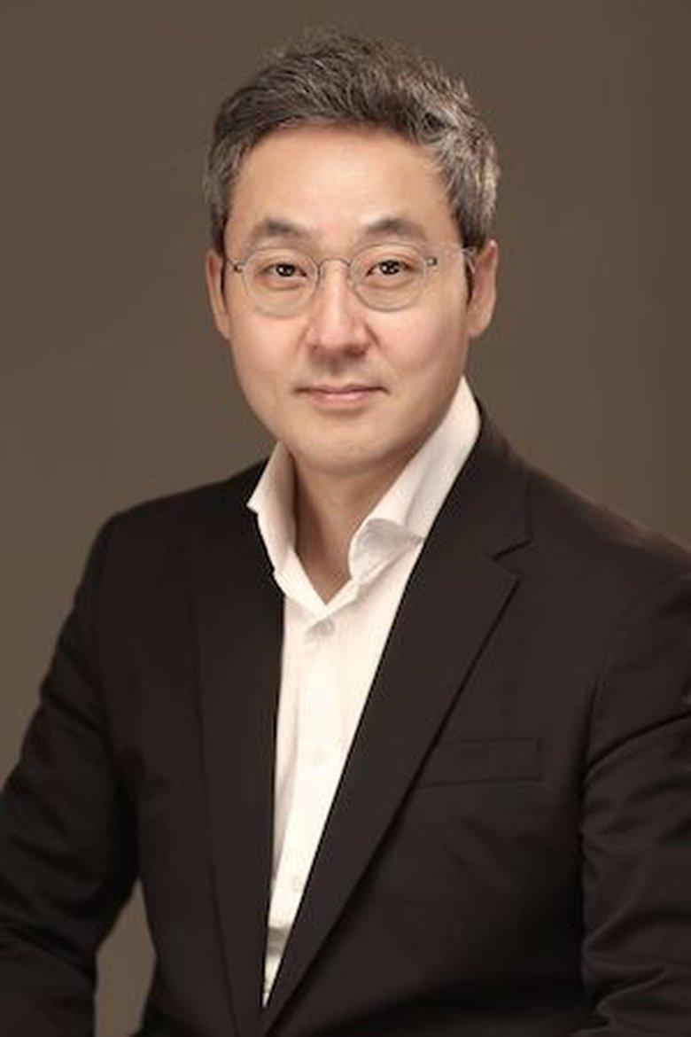 Designer Lee Ha-bong