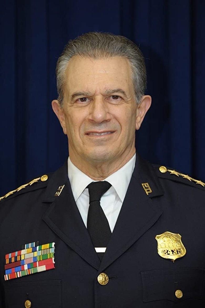 Patrolman Matthews (uncredited)