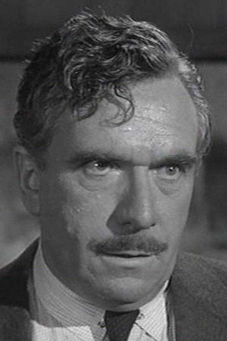 Waiter (uncredited)