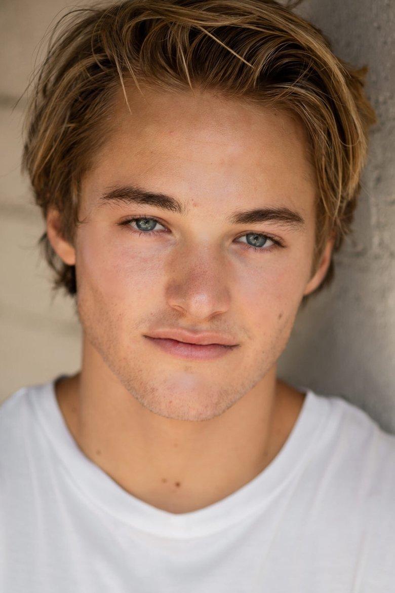 Ed Warren (teenage)