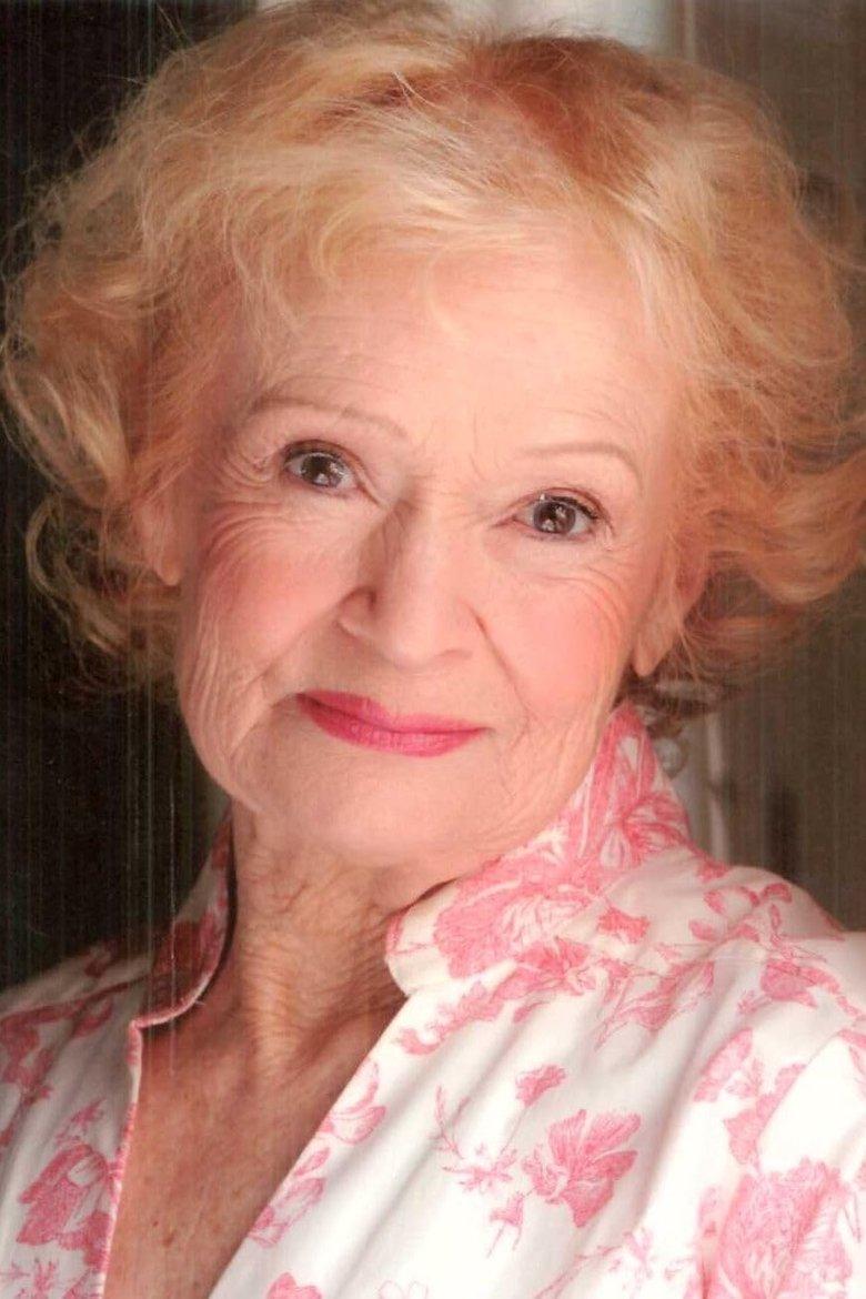 Old Dancer at Beauty Salon (uncredited)